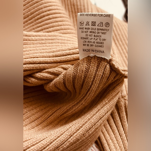 Express Women's Blush Crew Neck Sweater with Batwing Sleeves - Picture 6 of 9